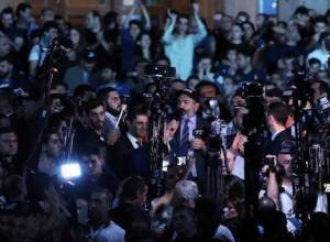 Another 14 MPs support snap elections