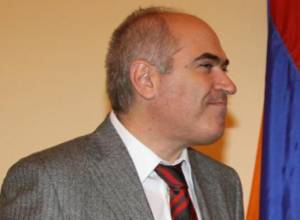 Դատարանը որոշեց առնվազն երկու ամսով կալանավորել Մայրապետյանին
