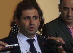Ոչ պրոֆեսիոնալ կադրերը չեն աշխատի. Սուրեն Պապիկյան