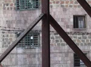 Пожизненно заключенный освобожден из зала суда