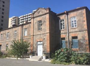 Վճռվում է «Նվագախմբի տղաները» ֆիլմից մեզ ծանոթ «Մայրաքաղաքային գնդի» տարածքի հարցը