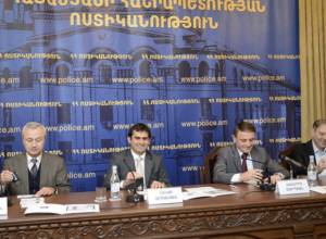 Նամականիշ՝ Ոստիկանության 100-ամյակին
