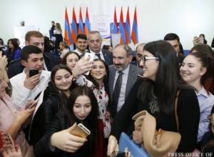 Никол Пашинян высоко оценил работу волонтеров