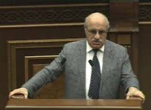 Դա նույնն է, որ արգելենք ծխելը. Հարությունյանը՝ Ֆարմանյանի նախագծի մասին