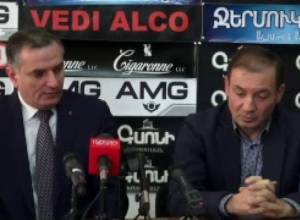 Հայելի ակումբի հյուրերն են ՀՀԿ-ականներ Արտակ Դավթյանն ու Արտակ Զաքարյանը