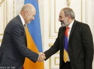 Пашинян принял президента совета компании «Кронимет Майнинг» Гюнтера Пиларского