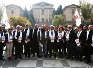 Вы – слуги народа, мы будем следить, как вы будете работать, пресечем пустопорожние разговоры: Сасна црер  - правительству