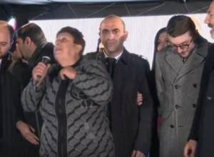 «Доколе мне ведрами воду носить?»: женщина из Алаверди – Пашиняну