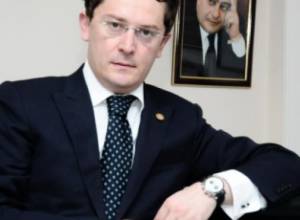 Меня не избили в Горисе. Если против меня людей не отправят, народ не будет ругаться со мной: Менуа Арутюнян