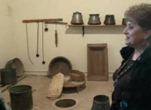 Նախագահ Սարգսյանը Գյումրիում այցելել է  Ավետիք Իսահակյանի տուն-թանգարաններ