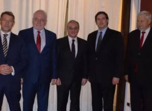 Министры ИД Армении и Азербайджана договорились