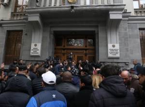 LIVE. Protest against Manvel Grigoryan's release