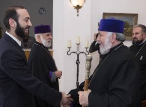 Ամենայն Հայոց Կաթողիկոսն ընդունել է ՀՀ Ազգային ժողովի նախագահին