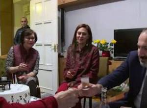 Աննա Հակոբյանը Նիկոլ Փաշինյանի հետ այցելել են Տիգրան Մանսուրյանին.