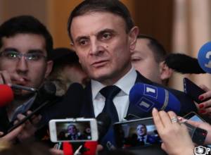 Героический путь Армии поучителен для наших офицеров и солдат: В. Осипян