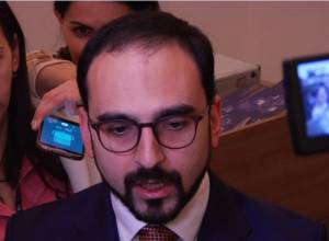 Нужно приблизить государственные зарплаты к частному сектору: Авинян