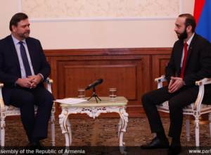 Speaker of Parliament of Armenia receives Czech Ambassador