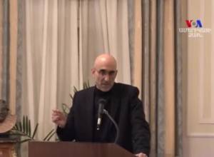 Փոխի՛ր աշխարհը փոքր գործերով. Թոմ Քաթենան ԱՄՆ-ում Հայաստանի դեսպանատանը