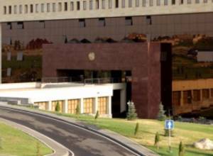 Делегация во главе с министром обороны РА вылетела в Москву