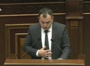 Նոր պատգամավորը երդվեց