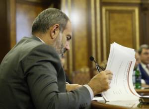 Никол Пашинян освободил от должности вице-губернаторов Сюника