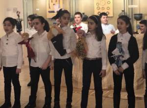 Աշակերտները բեմադրեցին Բարեկենդանը