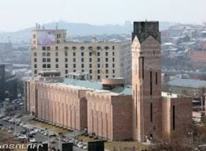 Կենդանասերների ակցիան քաղաքապետարանի դիմաց. ՈՒՂԻՂ