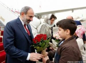 Նիկոլ Փաշինյանն արդեն Թեհրանում է (լուսանկարներ)