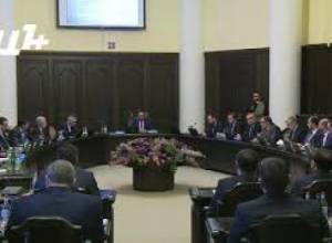 Գործադիրի անդամները մեկ րոպե լռությամբ հարգեցին Սումգայիթի ոճրագործության զոհերի հիշատակը