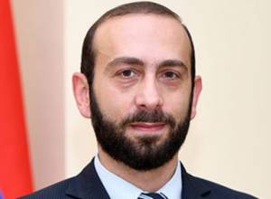 Ստեփանակերտից  ողջունում են  Արարատ Միրզոյանին