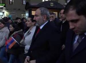 Վարչապետի գլխավորությամբ անցկացվել է մարտիմեկյան զոհերի հիշատակին նվիրված երթ