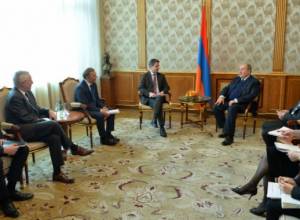 Армен Саргсян принял французскую делегацию по вопросам ядерной энергетики