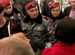 Напряженная ситуация на проспекте Маштоца: Прямой эфир