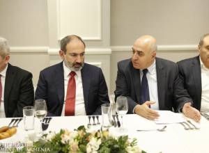 Бизнесмены отметили, что положено начало экономической революции