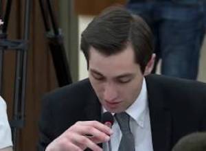 Քաղաքապետարանի ծառայողական մեքենաները կավելանան. Դավիթ Խաժակյանի հարցը