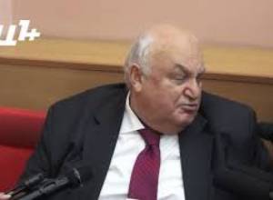 Ես որևէ ուսանողի առաջ դուռ չեմ փակել. Արամ Սիմոնյանը Նիկոլ Փաշինյանի հայտարարության մասին