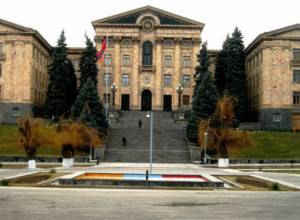 В НС из 49 из 60 уборщиц заключили договор: Т. Галстян