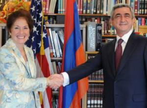 Посетил посольство США