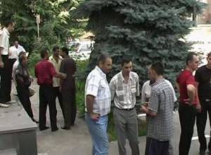 Демонстрация в Капане продолжается