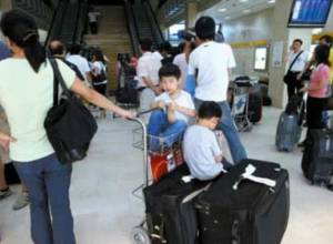 Пассажирам пока придется подождать