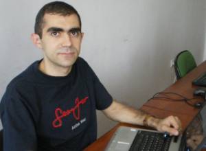 30-летний молодой человек нуждается в помощи