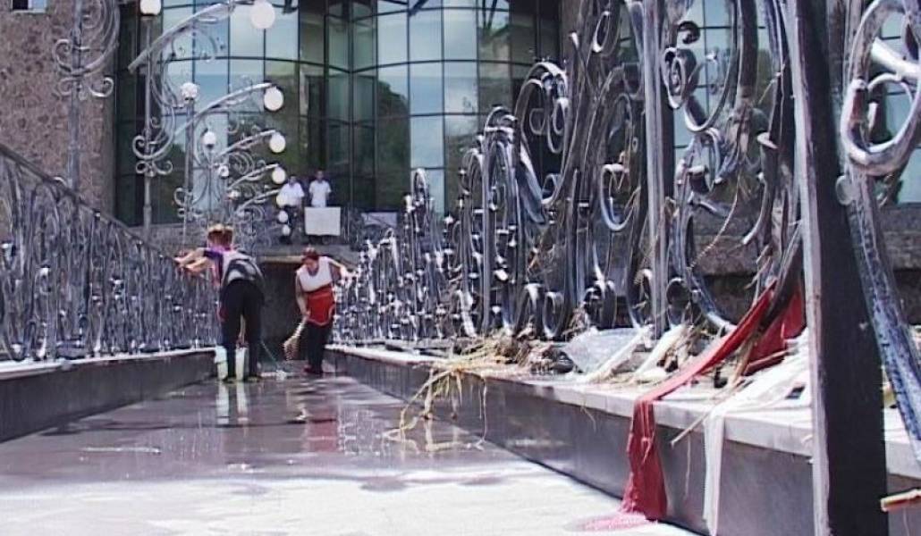 72d9c7148cab02ef5588e28f3fdbbead