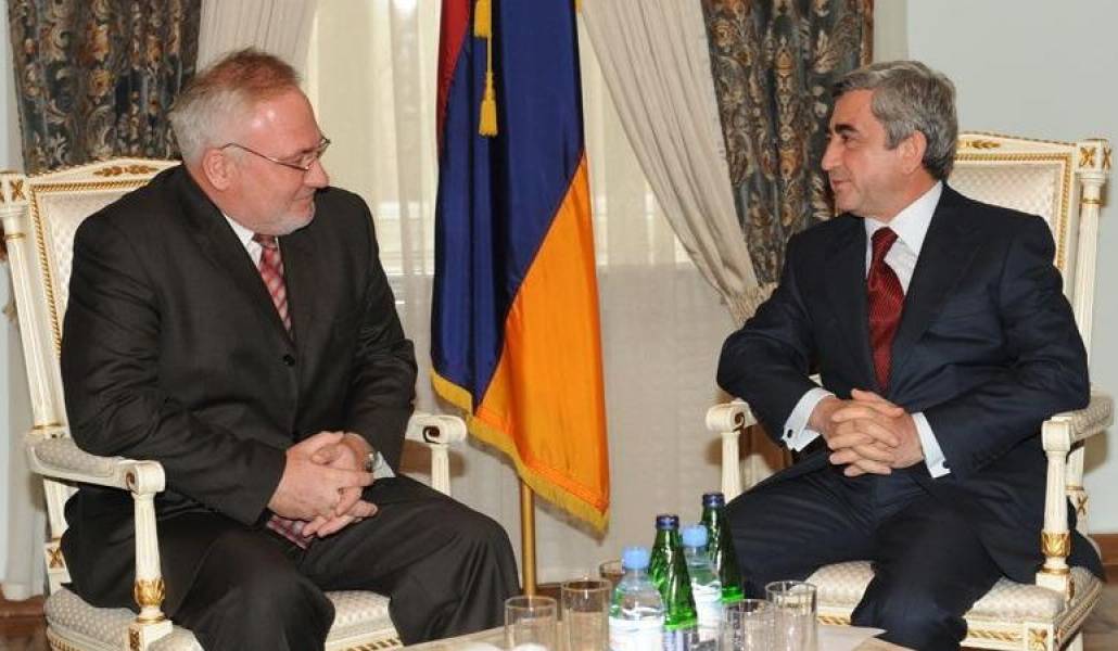 d82ced60cf308446e9c35ac3f20bbaec