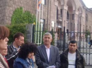 Ушли оскорбленными