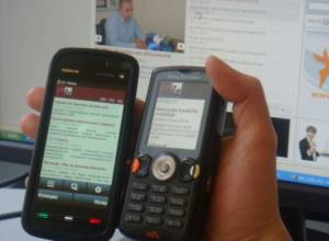 Читайте «А1+» с помощью мобильного телефона.