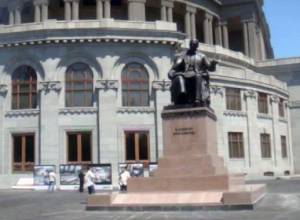 Площадь Свободы свободна