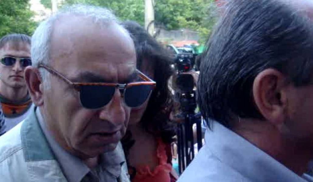 b8322d60a7bc5fef6ada1d6dfcd7f57f