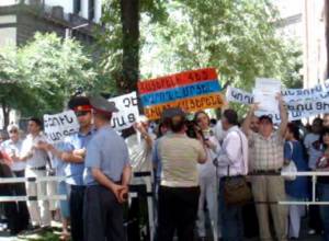 Опасность потери дома и родного языка