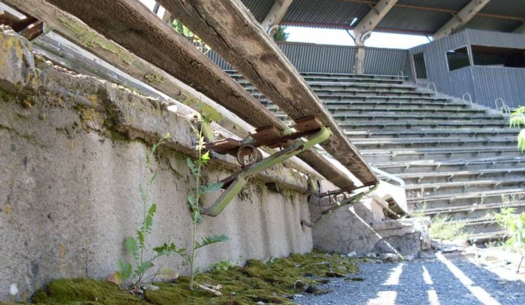 3b942803037e364e366e990efda10452