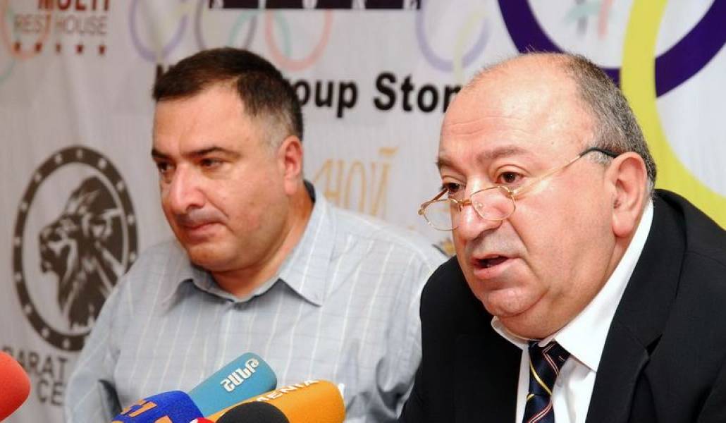 e377f1bfc52bebbc53ba8eda30cbf436